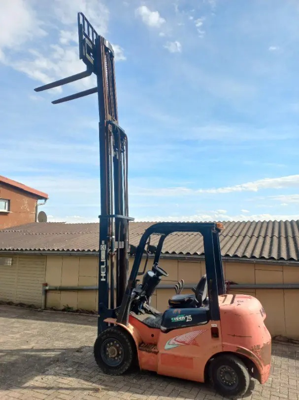 Diesel- Stapler HELI CPCD 25 Kubota Motor jg.2009