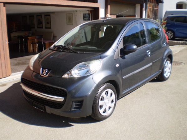 PEUGEOT 107 1.0 Trendy 4Türig mit Klimaanlage