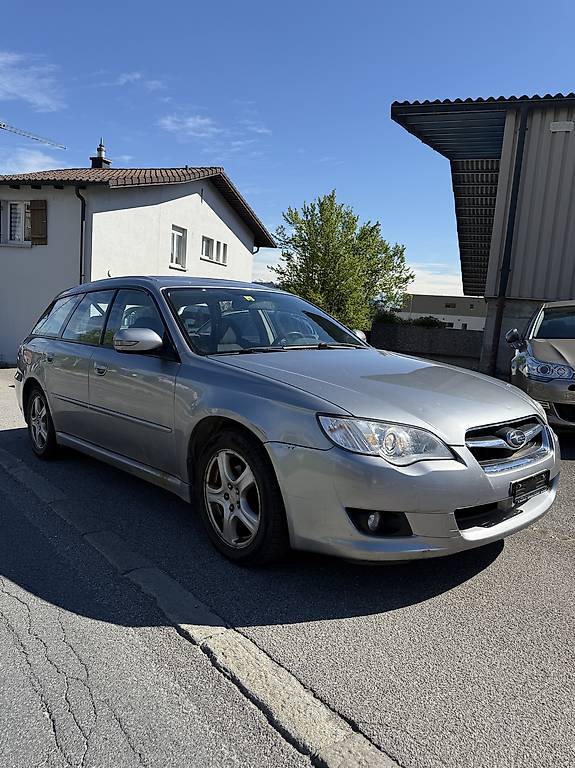 Subaru Legacy 2.0R AWD