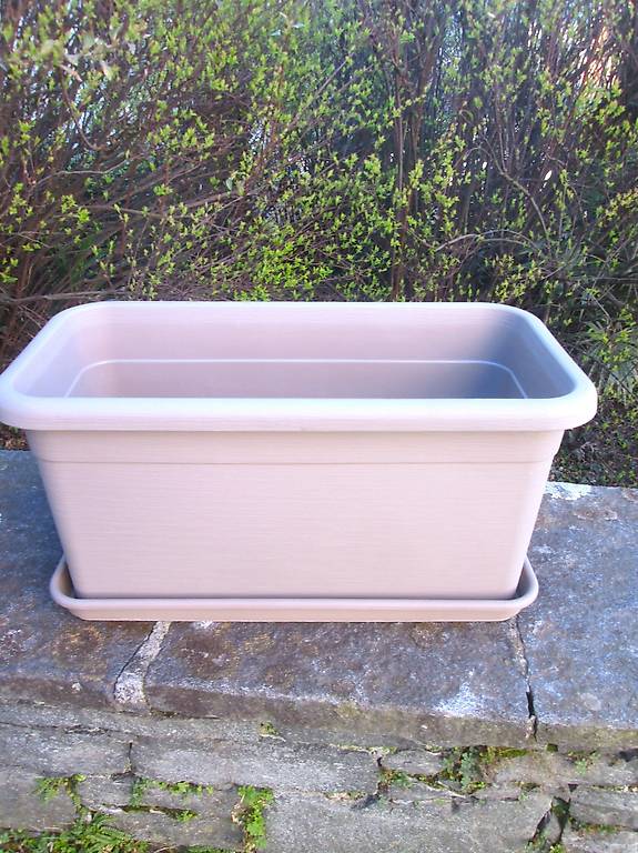 Cassetta in plastica con sottovaso marca Erba