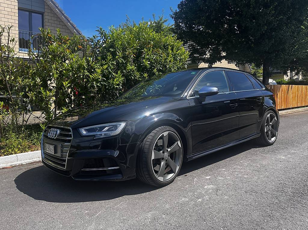 AUDI S3 Schwarz
