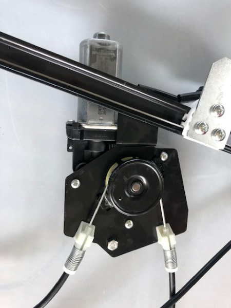 Alzavetro posteriore sinistro per Maserati Quattroporte M139