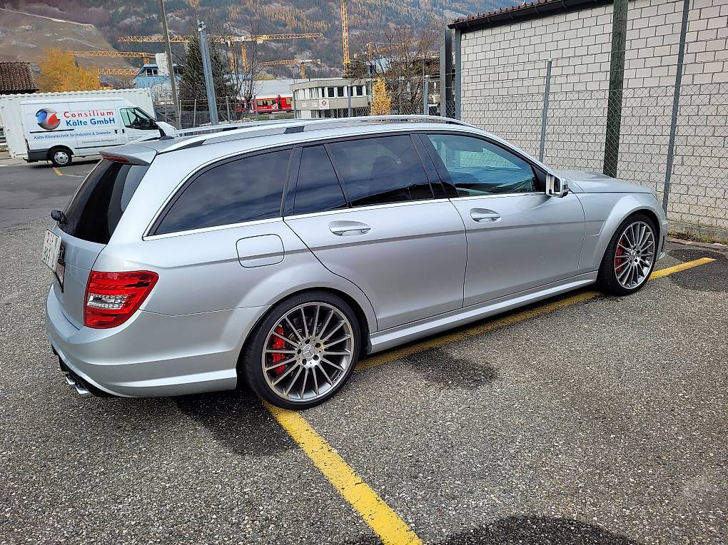 Top C63 AMG mit P30 Paket