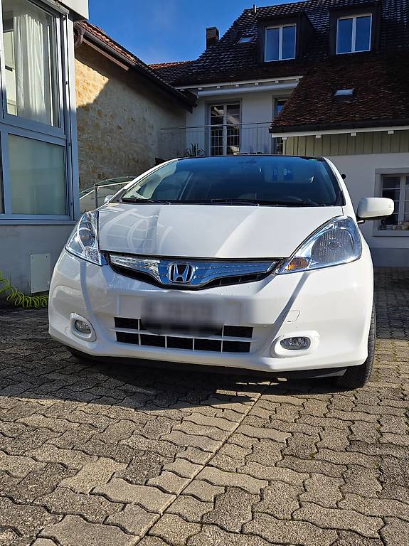 Weisser eleganter Honda Jazz Hybrid Assist 1.3i "Elegance"