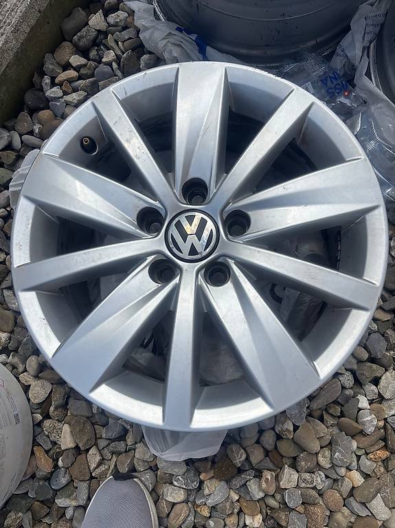 VW Felgen mit pneu16", pneu 205/60/16