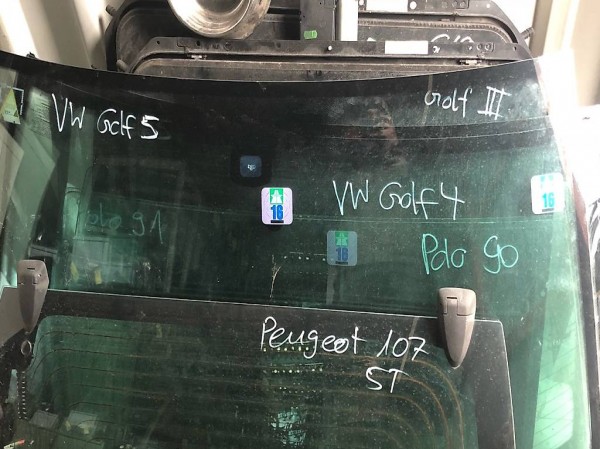 Diverse frontscheiben und dachfenster zu verkaufen