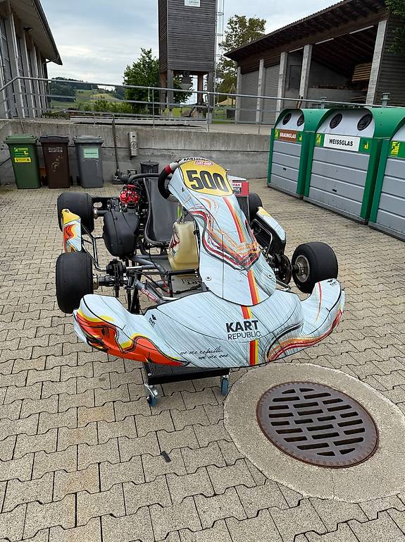 Rennkart DD2, mit Daltec Kart-2 Anhänger